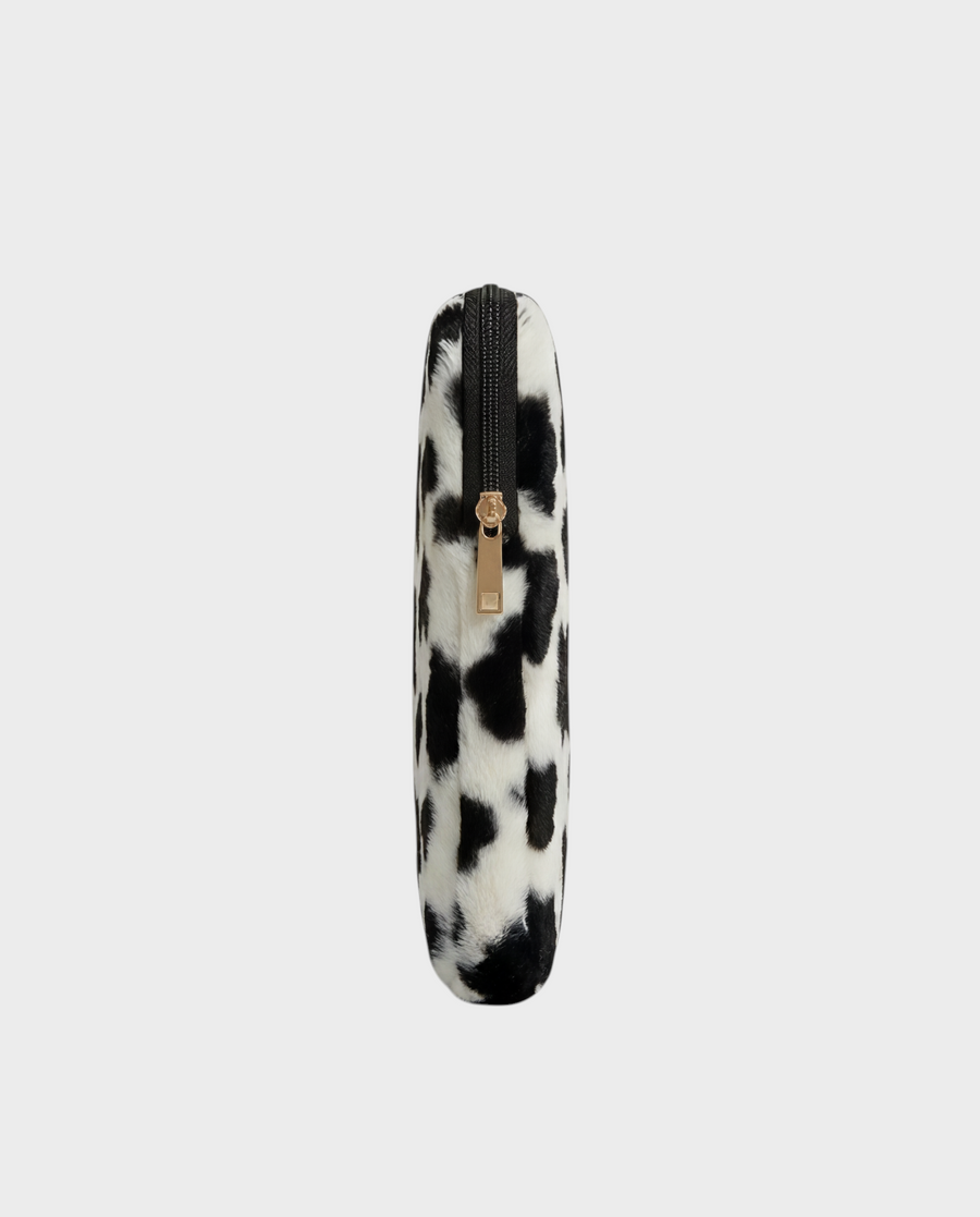 Milky – Black Cow-Inspired – Laptop Sleeve 15" & 16"