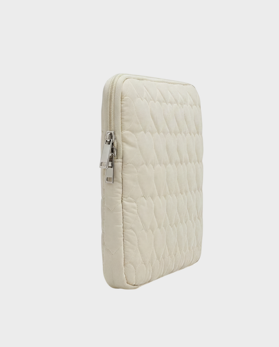 Alba – Cream Hearts – iPad & Tablet Sleeve