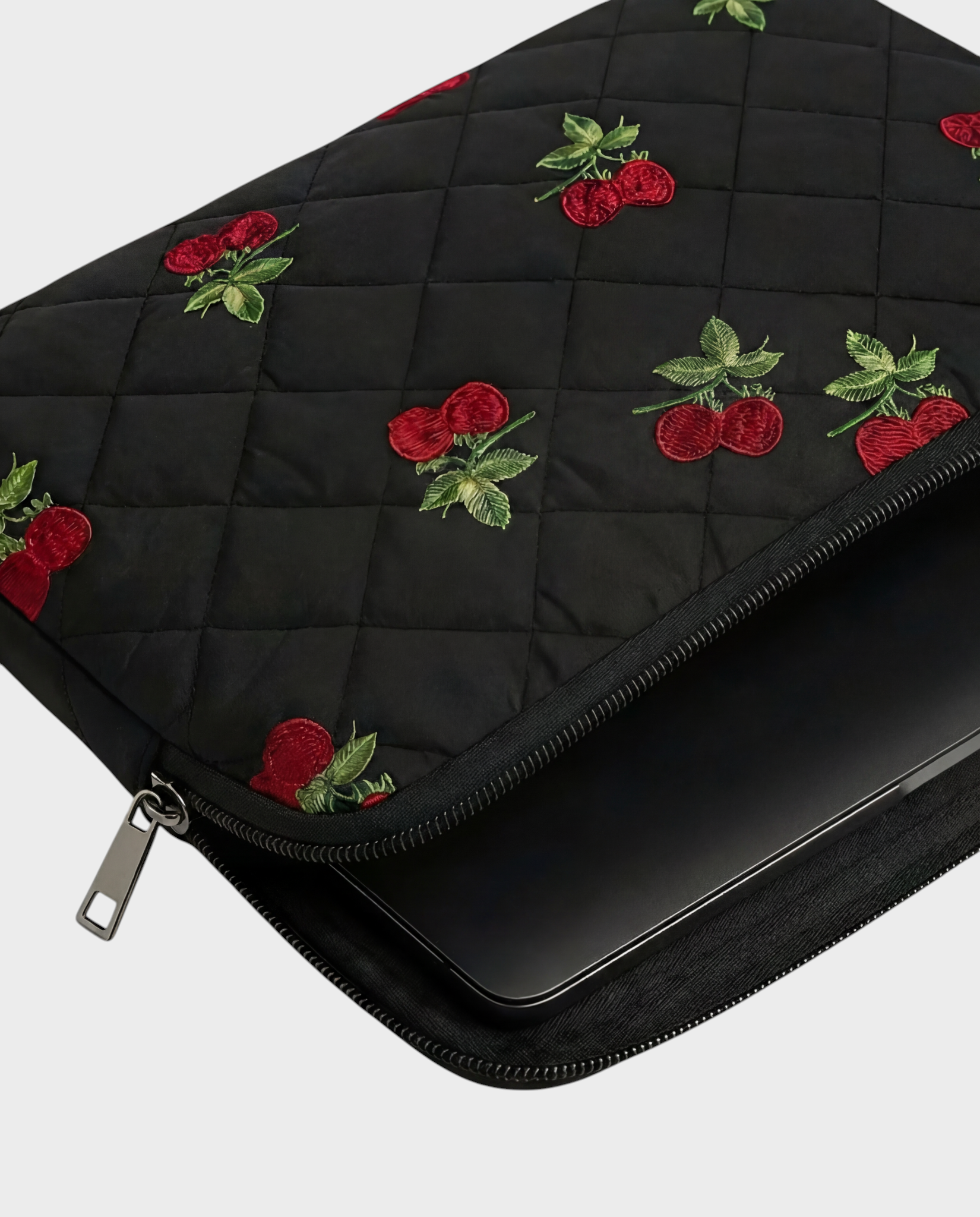 Image of Amaro iPad & tablet sleeve black cherry – Komye (view 5)
