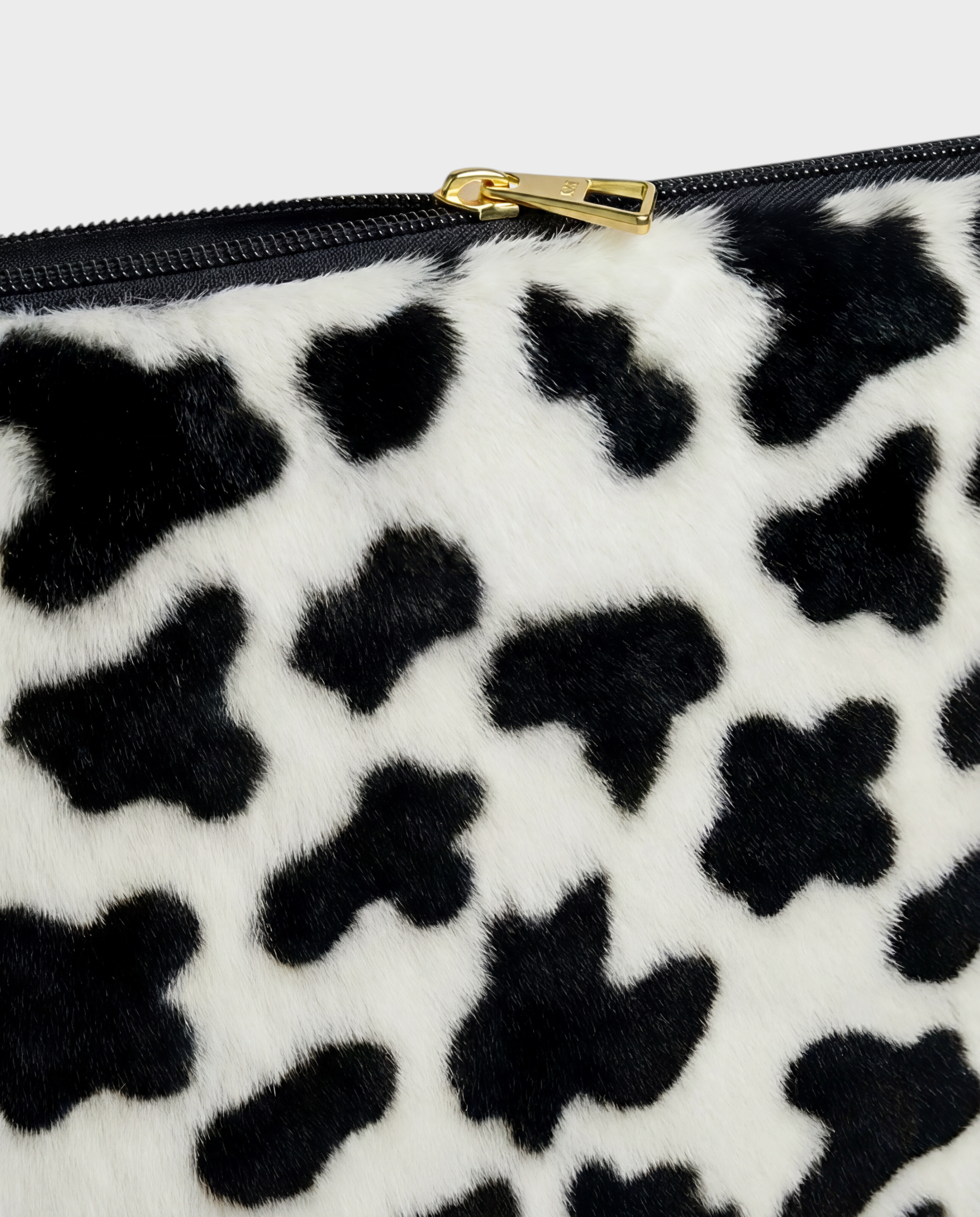 Image of Milky laptop sleeve 15-16 inch black and white cow – Komye (view 2)