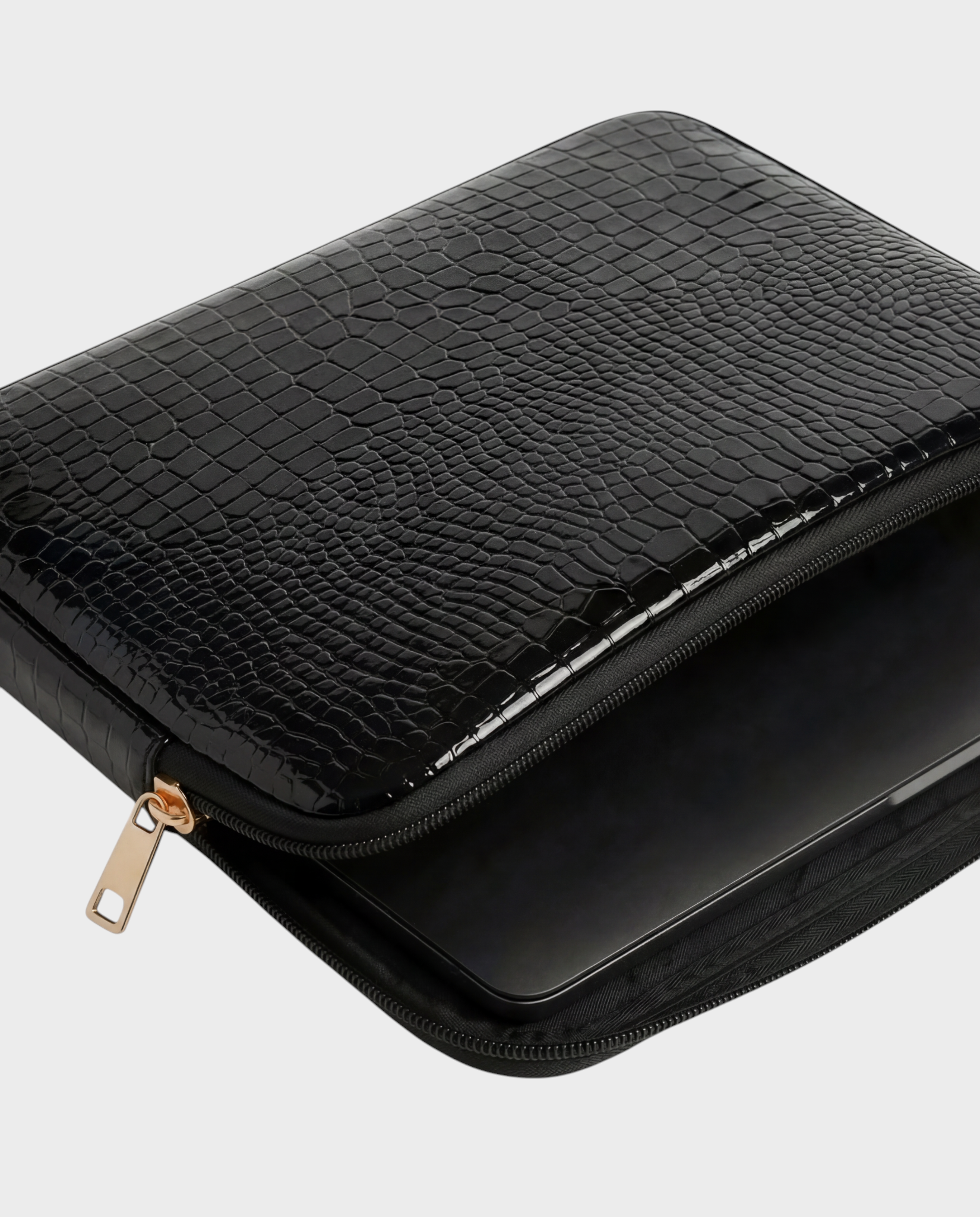 Image of Onyx laptop sleeve 15-16 inch black vegan leather – Komye (view 5)