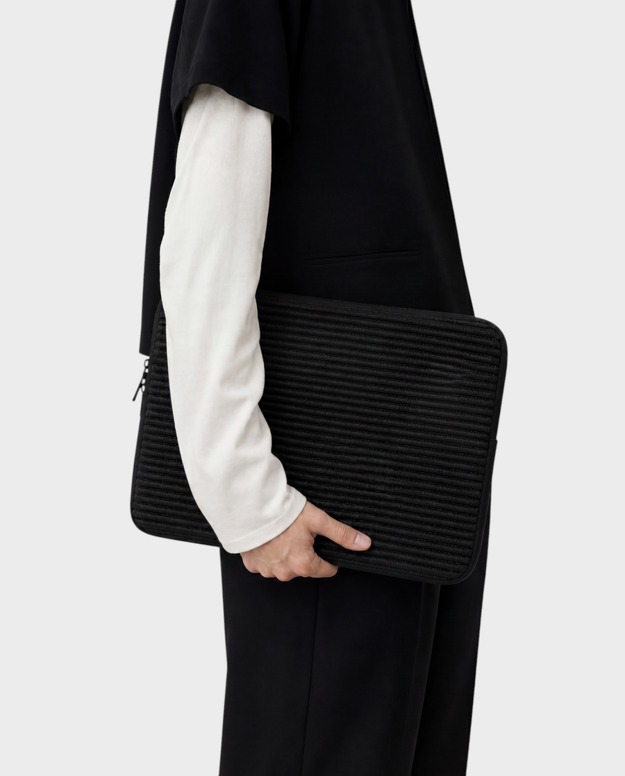 Vega – Onyx Ribbed – Laptop Sleeve 15" & 16"